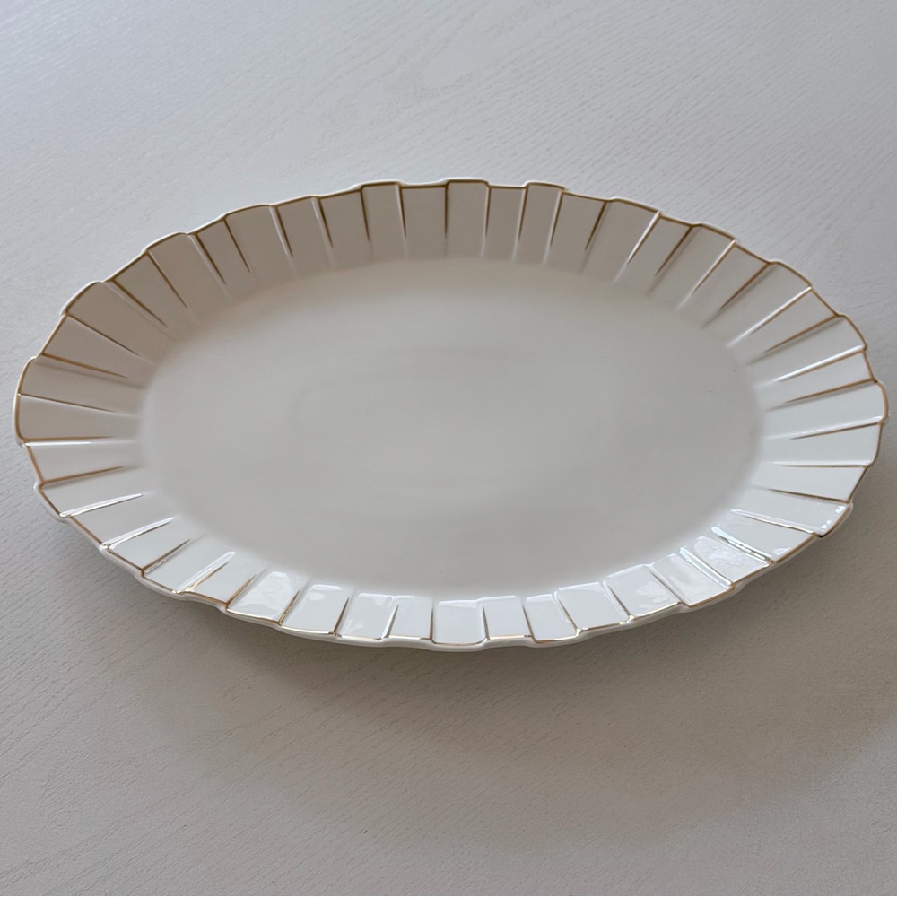 Oval Scalloped Ceramic Platter with Gold Tone Trim Accent - Picture 5 of 8